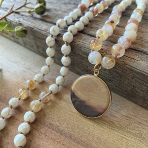 <span class=keywords><strong>Mala</strong></span> en citrine avec pendentif en onyx fleuri, 108 perles <span class=keywords><strong>de</strong></span> méditation nouées à <span class=keywords><strong>la</strong></span> main, collier <span class=keywords><strong>de</strong></span> yoga en cristaux <span class=keywords><strong>de</strong></span> guérison, cadeau JapaMala - Product Image 3