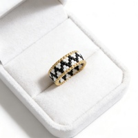 Bague quotidienne moderne bohème géométrique plaquée or 18 carats Namayo avec perles de rocaille Miyuki Delica en verre pour femme