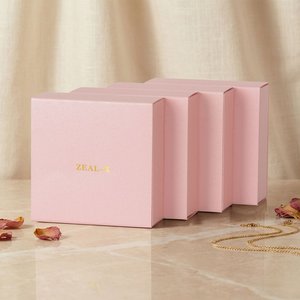 Caja de Regalo de Joyería de Cartón Reciclado al por Mayor con Asa de <span class=keywords><strong>Cinta</strong></span>, Forma Personalizable y Forro de Esponja - Product Image 3