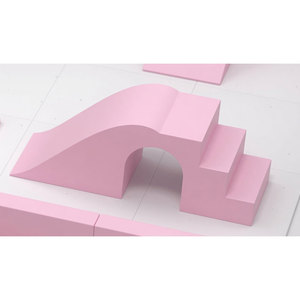 Ensemble de jeu d'intérieur rose avec blocs souples et clôture pour la zone de jeux à domicile des enfants - Product Image 3