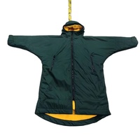 Poncho de surf imperméable à manches longues avec logo personnalisé, parka de bain, serviette de plage, robe en nylon écologique à séchage rapide