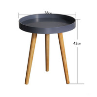 Prix de gros Tables de toilette italiennes à pieds en bois, Table ronde moderne en bois à trois pieds en résine époxy, Table d'appoint en plastique pour la maison