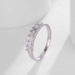 Bague en argent naturel de qualité supérieure avec 7 diamants taillés pour femme, bijoux de fiançailles et de mariage, disponible au prix indiqué en Inde - Product Image 1