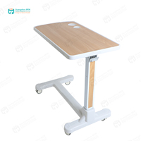 MDK CZ-607 Overbed Table Grain de Bois avec Porte-Gobelet Base en C Hauteur Réglable Bureau Roulant pour Ordinateur Portable à Usage Hospitalier