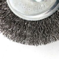 Brosse plate en fil métallique noir à tige hexagonale pour le débavurage, le polissage, l'élimination de la rouille et le nettoyage avec meuleuse d'angle
