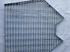 Caillebotis en acier de forme spéciale personnalisés avec motifs de trous circulaires ou carrés plaques de grille adaptées à divers scénarios - Product Image 6