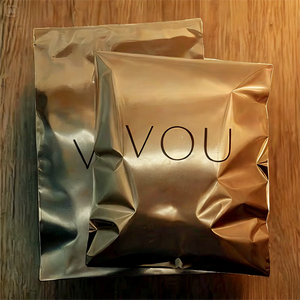 Sac d'expédition en poly rose imprimé personnalisé biodégradable et recyclable pour les vêtements et le chocolat en plastique - Product Image 1