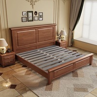 Lit en bois massif de style campagnard français vintage, cadre de lit classique avec tête de lit en panneaux de bois, lit plateforme pour chambre à coucher Queen et King