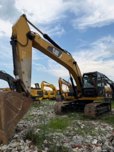Excavatrice hydraulique sur chenilles longues CAT 320D2L d'occasion, excavatrice de construction de 20 tonnes - Product Image 4