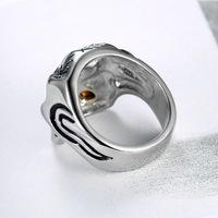 Bague Crâne Européenne et Américaine Tendance : Nouveau Design Imposant Serti de Diamants, Accessoire Punk Personnalisé en Alliage pour Hommes