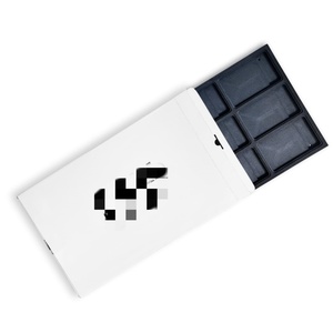 Boîte de présentation de cartes gradées en plastique durable à 9 emplacements, cadre de protection moderne pour TCG Slab, vente en gros personnalisée - Product Image 4