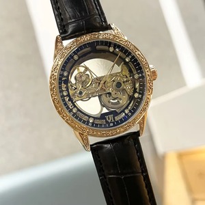 Vente en gros Montre mécanique squelette unisexe de luxe Bracelet en cuir exquis Verre Logo personnalisé Option Pointeur haut de gamme Alliage - Product Image 1