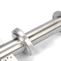 Poteau de balustrade en verre en acier inoxydable BNS avec colliers de fixation, colonne de main courante d'escalier personnalisée