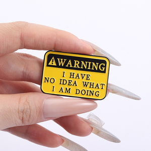 Avvertimento non ho Idea di cosa sto facendo spille in smalto a spilla citazioni divertenti spille in metallo borse con distintivo regalo di gioielli per amici - Product Image 4