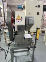 5 tonnes petite presse à poinçonner automatique Machine Source d'alimentation manuelle presse de table portant pompe moteur moteur composants de base estampage