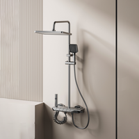 Usine d'articles sanitaires : Solution complète pour salle de bain, comprenant porte-serviettes, pommeau de douche, robinet, lavabo, ensemble de sanitaires et ensemble WC