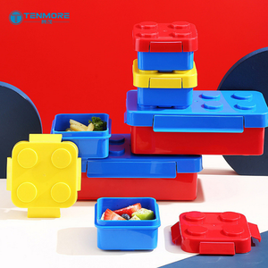 Lonchera con Diseño <span class=keywords><strong>de</strong></span> Bloques <span class=keywords><strong>de</strong></span> Construcción, Hermética y Apilable, con 2 Recipientes Pequeños para Refrigerios - Product Image 1