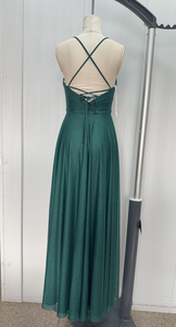 Robe de Soirée QUEENS GOWN Élégante Verte Simple et Raffinée à Bretelles Fines, Sans Manches, Col en V, Dos Nu - Product Image 2