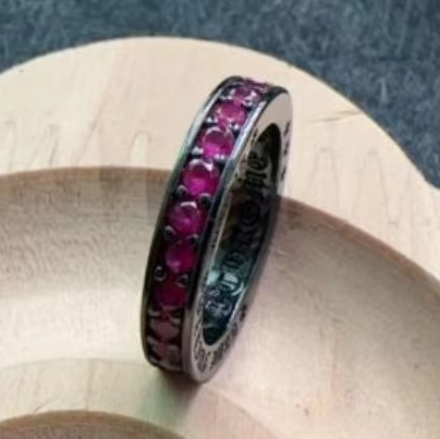 Rangée de diamants-diamants roses noirs