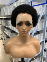 Perruques Courtes Transparentes Lace Front Cheveux Brésiliens Naturels Frisés Sans Colle HD Complètes