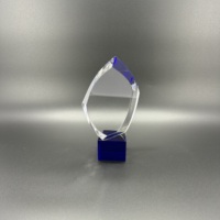 Trophée en cristal au design nouveau et populaire pour cadeau souvenir, trophée en cristal transparent