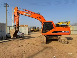 รถขุดมือสอง Doosan DH225lc-7 ขนาด 22.5 ตัน รถขุดไฮดรอลิกแบบตีนตะขาบ พร้อมเครื่องยนต์เดิม สำหรับงานก่อสร้าง เหมืองแร่ และงานดิน - Product Image 4