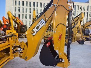 รถแบคโฮล JCB 4CX 8.7 ตัน ใหม่เอี่ยม ระบบบังคับเลี้ยว 4 ล้อ บุ้งกี๋ 4in1 พร้อมระบบ Quick Hitch ห้องโดยสารติดแอร์ 0 ชั่วโมง รับประกันจากโรงงาน มาตรฐาน CE EPA - Product Image 6
