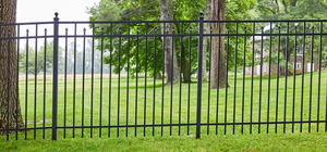 Panneau de clôture <span class=keywords><strong>tubulaire</strong></span> en aluminium noir robuste de 1,8 m <span class=keywords><strong>pour</strong></span> jardin de villa en Australie avec embout de poteau moulé 3D - Product Image 2