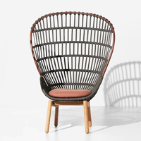 Chaise d'extérieur en osier à dossier haut de style nordique, avec structure en aluminium mobile, créative et tendance, pour maison d'hôtes et jardin