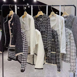 เสื้อโค้ทหอมกลิ่นเล็กๆ ราคาถูก ขายดีประจำฤดูใบไม้ร่วงและฤดูหนาวปี 2026 เสื้อผ้าผู้หญิงมือสองลดราคา ขายส่งเสื้อผ้าผู้หญิง - Product Image 4