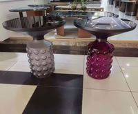 Petite table d'appoint avec plateau en verre trempé noir et base à bulles