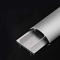 No.3 30mm/1.18 "H largeur extérieure en alliage d'aluminium câble goulotte solide électrique décoratif cordon de sol avec support adhésif