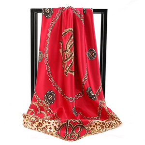Style de luxe femmes accessoires bandeau Bandanas 50cm carré foulard en soie châles avec impression de motif de cheval de haute qualité faite à la main - Product Image 1
