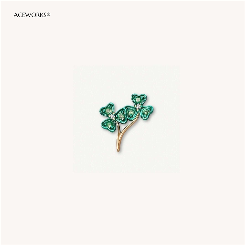Three-leaf clover accessory