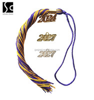 Chapeau de graduation bicolore violet/blanc de la marque SC avec pompon 2027, pompons 100% polyester de haute qualité