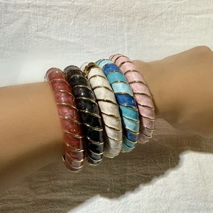 Bracelet Tendance Luxe Léger en Alliage Plaqué Or, Design Goutte d'Huile Irrégulier, Vente en Gros Usine 2026 - Product Image 3