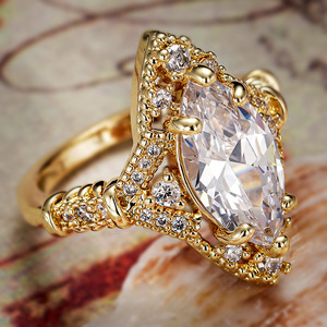 Anello di Lusso a Forma di Marquise per Donne, Elegante Gioiello da Dito in Stile Corte - Product Image 2