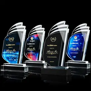 Custom Award Modisches Souvenir Neues Design 3D K9 Glas farbe Kristall Trophäe