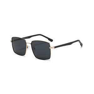 Gafas de sol polarizadas con montura cuadrada Ks-3984 para hombre, protección Uv400, montura de metal y plástico negra, gafas de sol para conducir al aire libre - Product Image 1