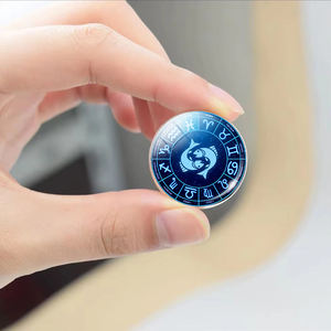 Spilla con design a mappa stellare delle 12 costellazioni, spilla da collo in vetro con segni zodiacali blu, accessorio rotondo in acciaio inossidabile per borse e abbigliamento - Product Image 5