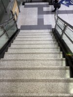 Marches d'escalier en granit G603 à prix d'usine en gros - Approvisionnement direct en vrac de la carrière, pré-coupées avec rampe d'escalier pour les grossistes