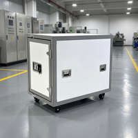 Équipement de congélation mobile commercial de petite taille avec capacité de 140 L, congélateur à grand conteneur, moteur double tension, panneau solaire