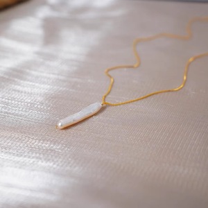 Collier de perles baroques exquis avec chaîne de clavicule et décorations en argent 925, style simple, beauté naturelle irrégulière - Product Image 1