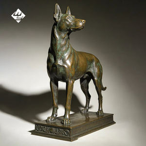 Sculpture de Doberman en bronze coulé grandeur nature pour la décoration de jardin, de villa et de paysage - Product Image 1