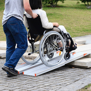 Rampa Móvil Ludaman de Aleación de Aluminio Telescópica con Longitud Ajustable MR107W Accesible para Sillas de Ruedas - Product Image 1