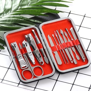 Ensemble Cadeau de <span class=keywords><strong>Pédicure</strong></span> et <span class=keywords><strong>Manucure</strong></span> en Gros – Coupe-Ongles, Cure-Oreilles, Ciseaux à Cuticules, Lime à Ongles – Kit de Soins Personnels - Product Image 1