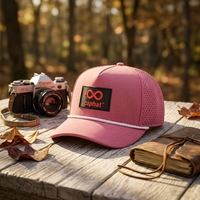 Casquette de sport OEM 5 panneaux en polyester imperméable, respirante et à séchage rapide, découpée au laser, avec cordon, pour le golf et les activités de plein air