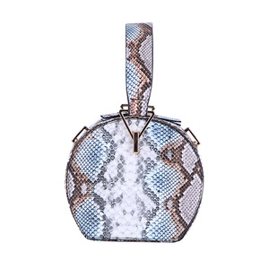 <span class=keywords><strong>2022</strong></span> Neue Kollektion Luxus-Qualität Pythonleder Kleine Runde Taschen Damenhandtaschen für Frauen - Product Image 5