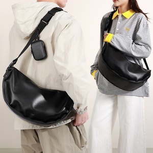 <span class=keywords><strong>Borsa</strong></span> a Tracolla in Nylon Nero Puro di Alta Qualità per Donne e Uomini, <span class=keywords><strong>Borsa</strong></span> Trendy <span class=keywords><strong>Lucida</strong></span> a Forma di Raviolo con Fodera in Poliestere e Tracolla Singola - Product Image 2