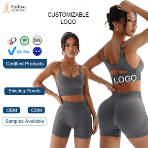 Completo Sportivo da Donna Lulu Custom a Due Pezzi con Effetto Push-Up, Pantaloncini Sportivi a Vita Alta e Top con Spalline Sottili per Yoga - Product Image 1